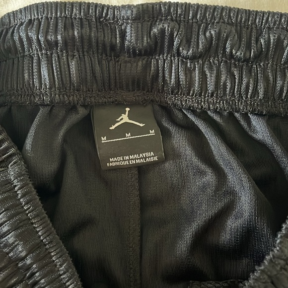 Men’s athletic shorts - Picture 2 of 2